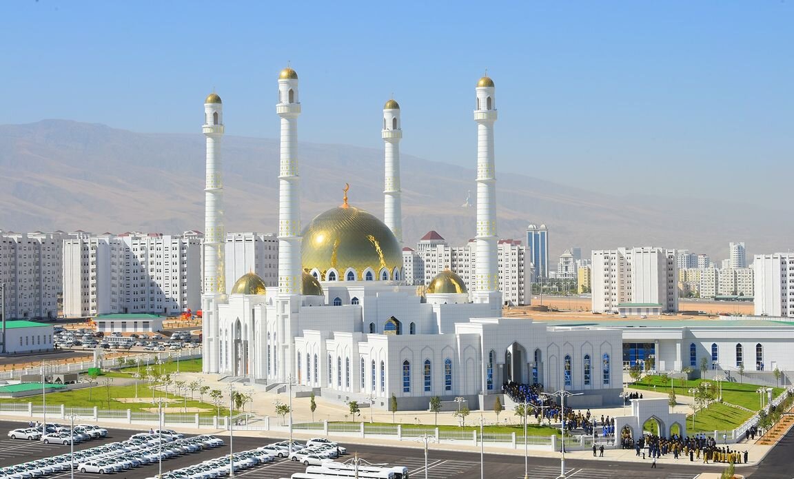 В Туркмении сняты ограничения на посещение мечетей и церквей