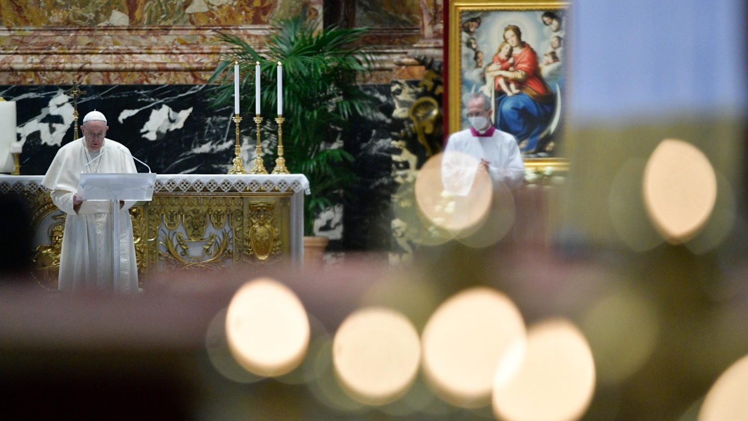Папа Франциск возглавил богослужения Светлого Христова Воскресения в соборе Святого Петра
