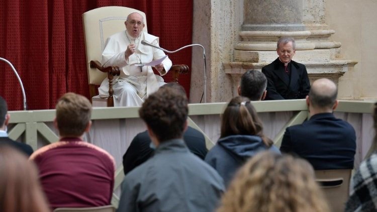 После длительного перерыва Папская общая аудиенция вновь прошла с участием верных