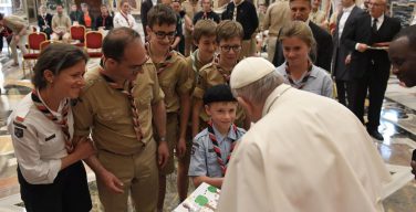 Папа: скауты призваны трудиться ради более «экстравертной» Церкви