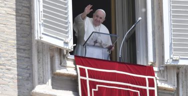 «Радость – отличительный знак христианина». Папа 9 мая на площади Св. Петра