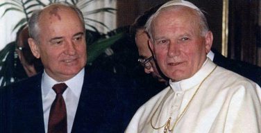 Иоанн Павел II и возрождение Церкви в СССР