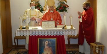 Владыка Иосиф Верт посетил с пастырским визитом приход Святого Петра в Тальменке
