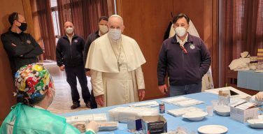 В Ватикане завершилась кампания вакцинации самых нуждающихся