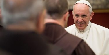 Папа – францисканцам: обнимайте отверженных мира сего