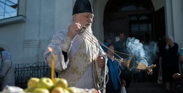 Православный священник развеял один миф о Яблочном Спасе