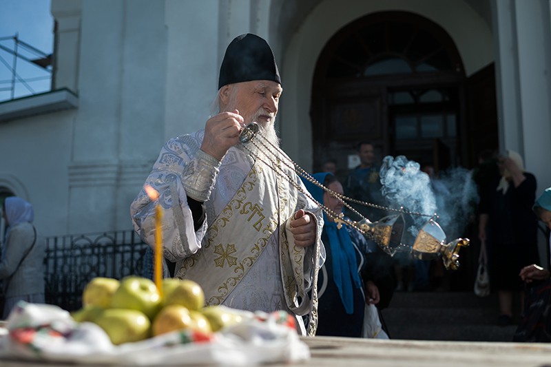 Православный священник развеял один миф о Яблочном Спасе