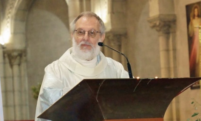 Церковь и власти Франции скорбят по убитому священнику