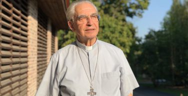 Кардинал Аудрис Бачкис: научиться принимать мигрантов по-христиански