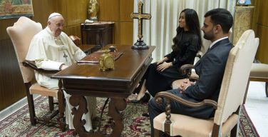 Папа Франциск встретился с лауреатом Нобелевской премии мира Надей Мурад