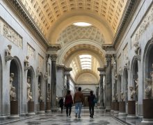 В музеях Ватикана выросло количество молодых посетителей