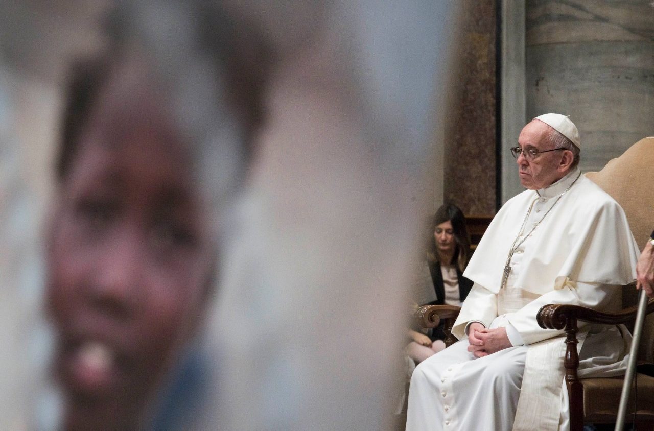 Папа Франциск помолится о мире рядом с Колизеем