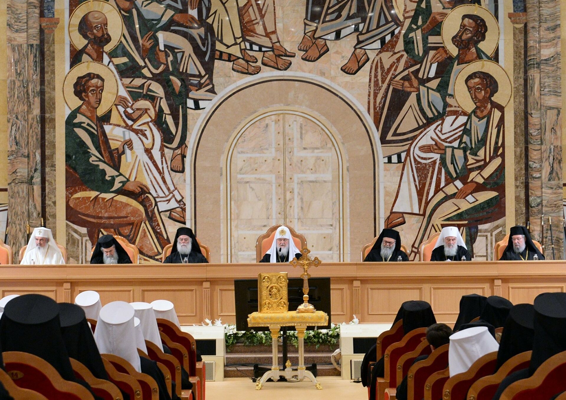 Архиерейский собор РПЦ не будет рассматривать вызвавший споры документ по ЭКО