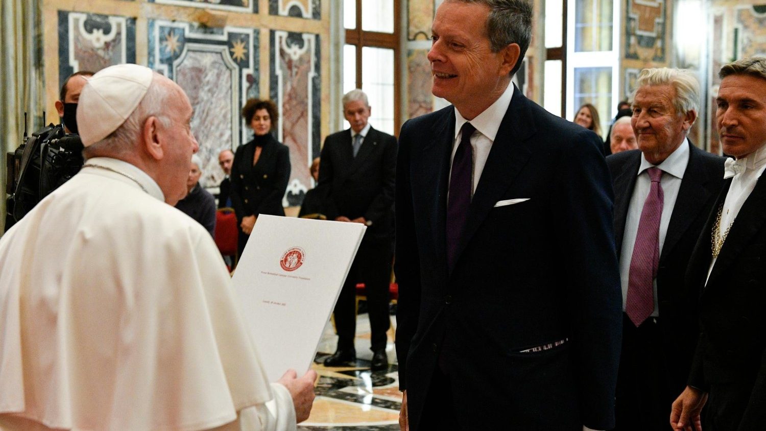 Папа: «Цель медицинских исследований — люди, а не доходы»