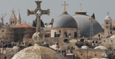 Святая Земля: католическим священникам разрешили причащать православных