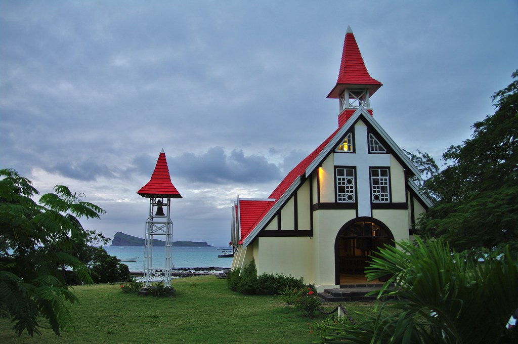 Маврикий: религиозные организации недовольны введением пандемических ограничений для верующих без учёта их мнения