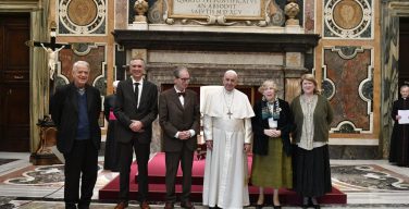 Папа вручил премию Йозефа Ратцингера четырём учёным