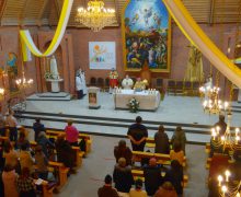 Святой Мессой в торжество Христа Царя Вселенной завершился молодежный форум Преображенской епархии в Новосибирске
