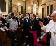 Папа Франциск призвал католиков Греции довериться Богу и не быть равнодушными