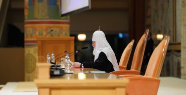 Патриарх Кирилл: Церковь должна оставаться свободной от сегрегации по иммунному признаку