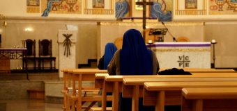 «Левада»: 31% россиян считают, что в школе не должно быть религии