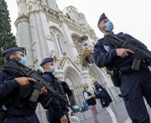 Франция выделит больше средств на охрану христианских храмов от нападений и осквернений