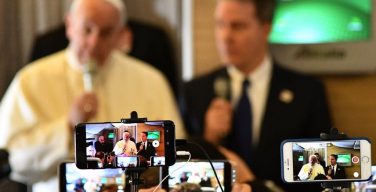 Обнародовано Послание Папы на Всемирный день коммуникаций