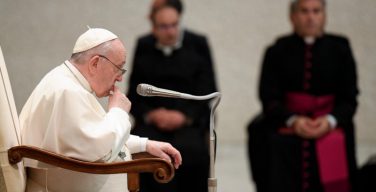 Папа призвал всю Церковь молиться о мире на Украине