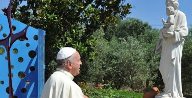 Совет Папы отцам: в испытаниях обращаться к святому Иосифу