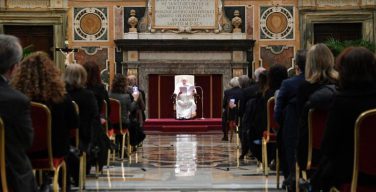 Папа Франциск предложил поразмышлять о практике взимания налогов в свете Евангелия