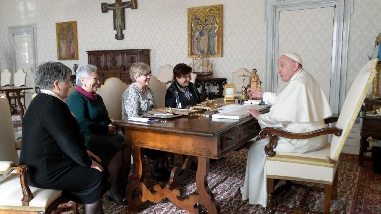 Папа Франциск – секулярным институтам: являйте собой мир в Церкви