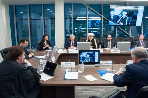 Центр религии и права ВШЭ провел круглый стол о развитии межрелигиозного диалога