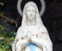 Папа Франциск в день Богоматери Лурдской: Дева Мария да поможет нам быть настоящей общиной