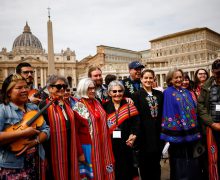 Папа встретился с коренными народами Канады