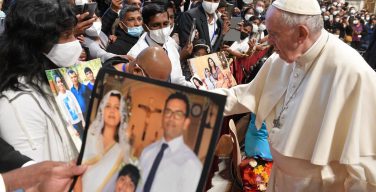 Папа призвал раскрыть правду о пасхальных терактах в Шри-Ланке