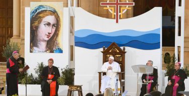 Папа возглавил молебен в национальном богородичном святилище на Мальте (+ ФОТО)