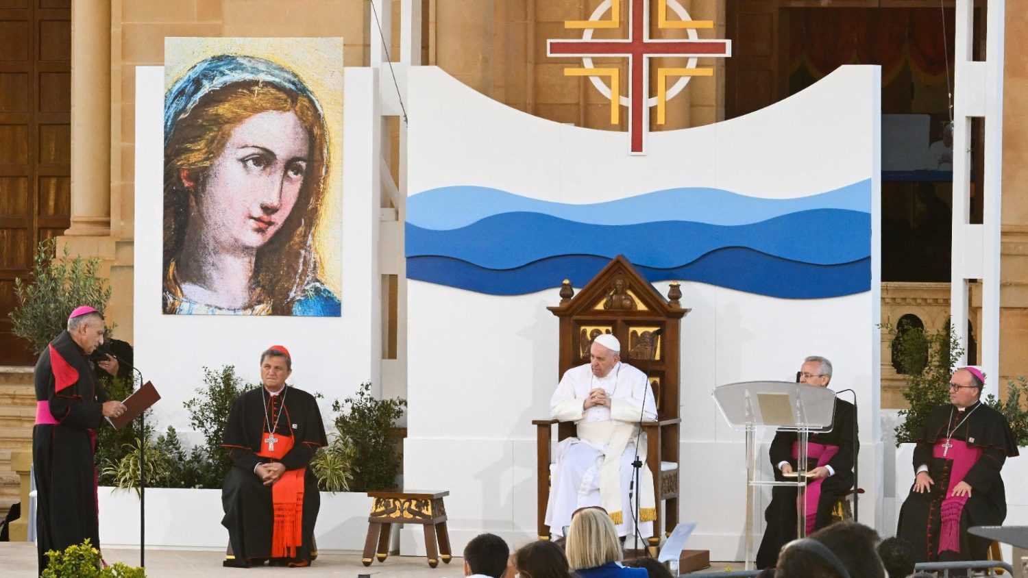 Папа возглавил молебен в национальном богородичном святилище на Мальте (+ ФОТО)