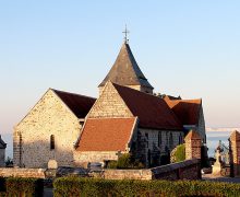 Море уничтожает любимую церковь французских импрессионистов