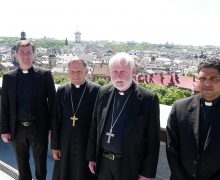 Архиепископ Пол Ричард Галлахер прибыл на Украину с миссией мира