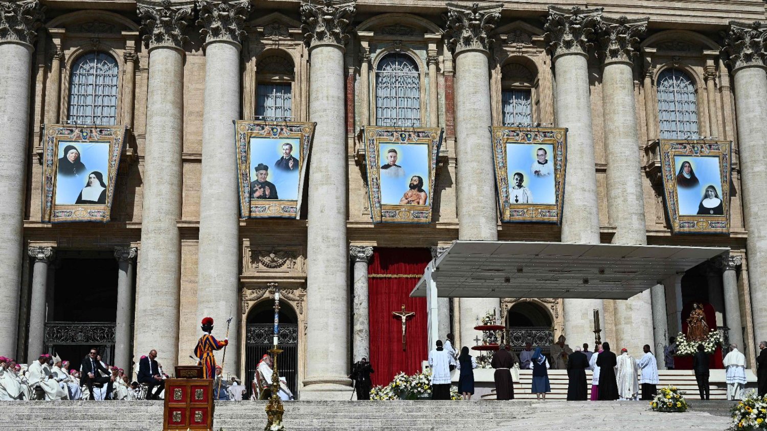 Папа на канонизации десятерых подвижников: «Любить – означает служить и отдавать свою жизнь» (+ ФОТО)