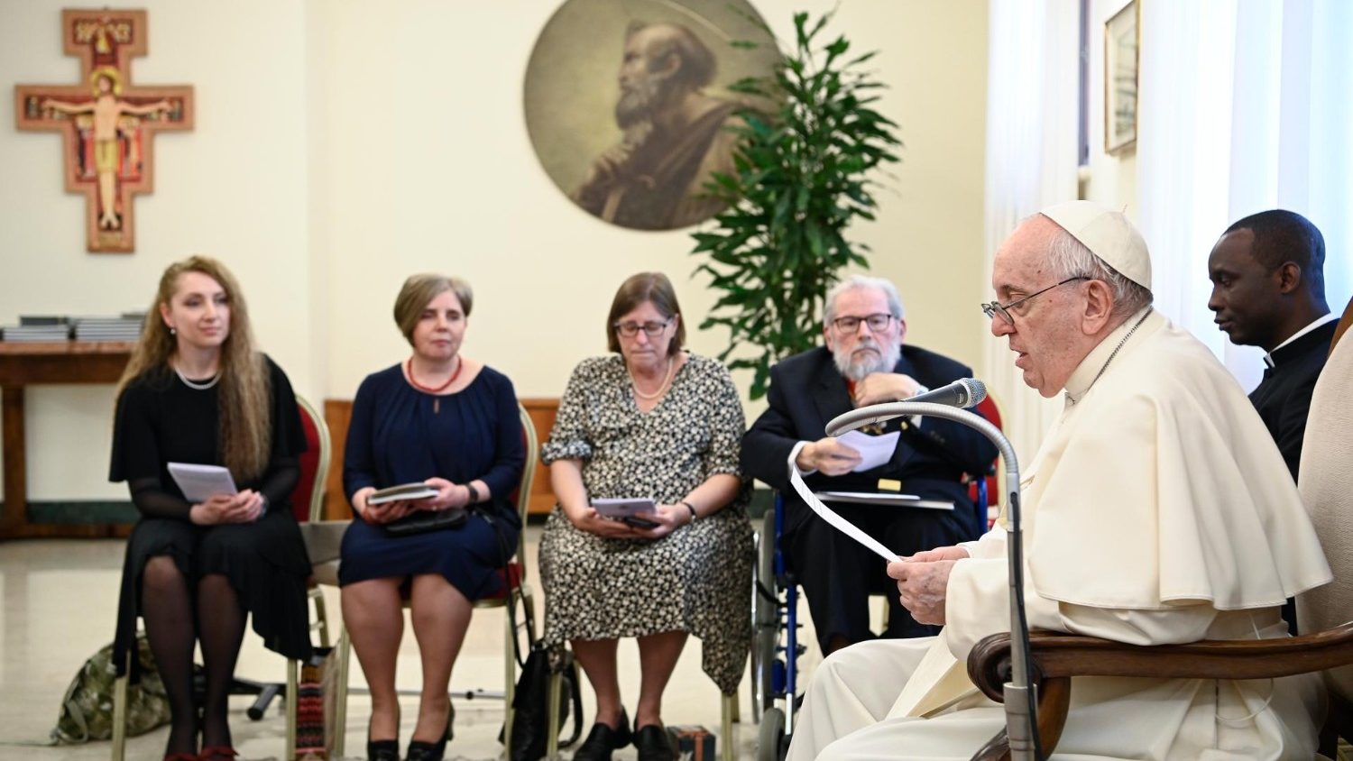 Папа Римский: фармацевты — это мост между людьми и системой здравоохранения
