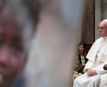 Из-за проблем со здоровьем Папа Франциск отложил поездку в Африку