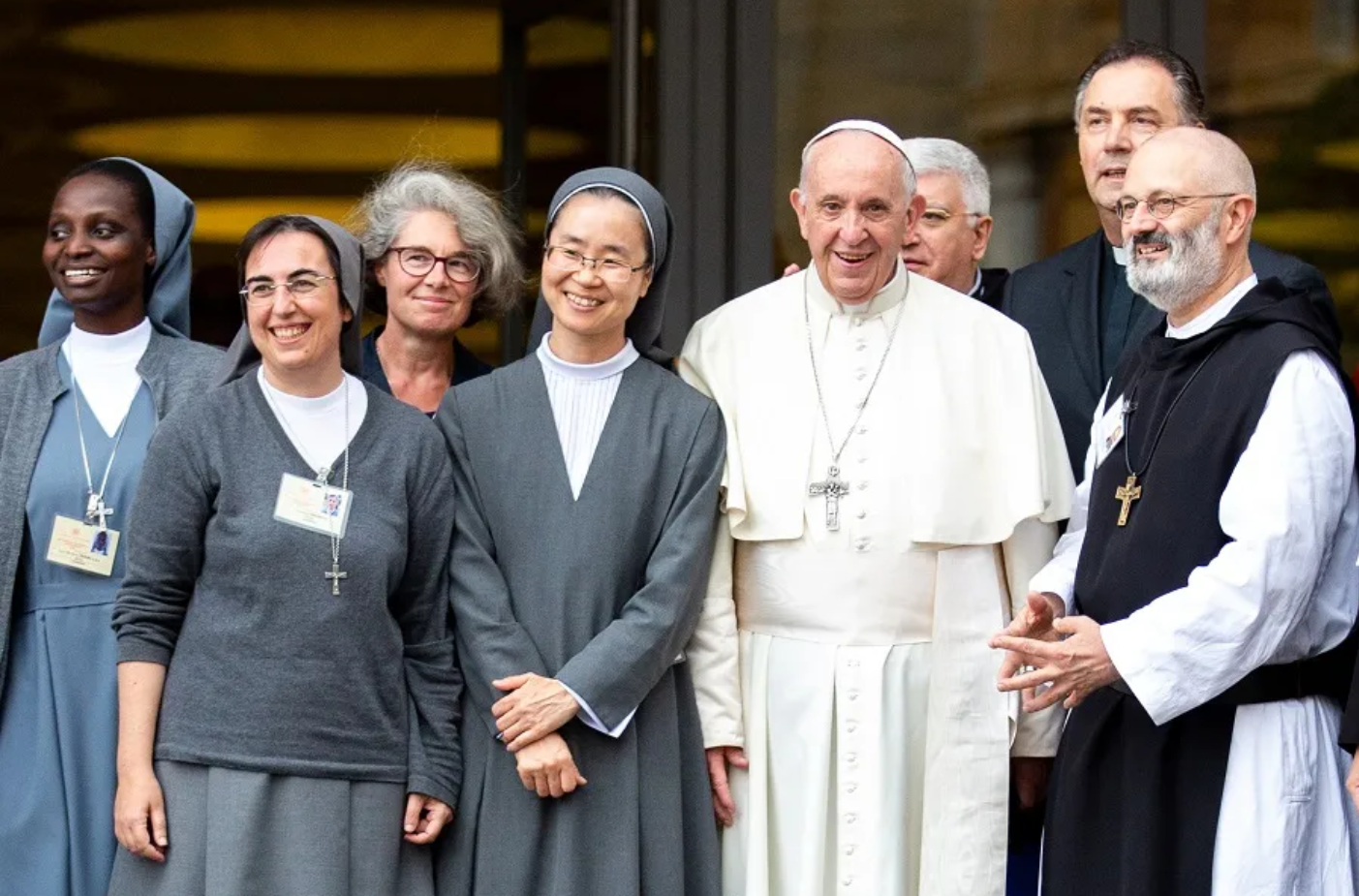 Папа намерен включить двух женщин в комиссию по избранию епископов