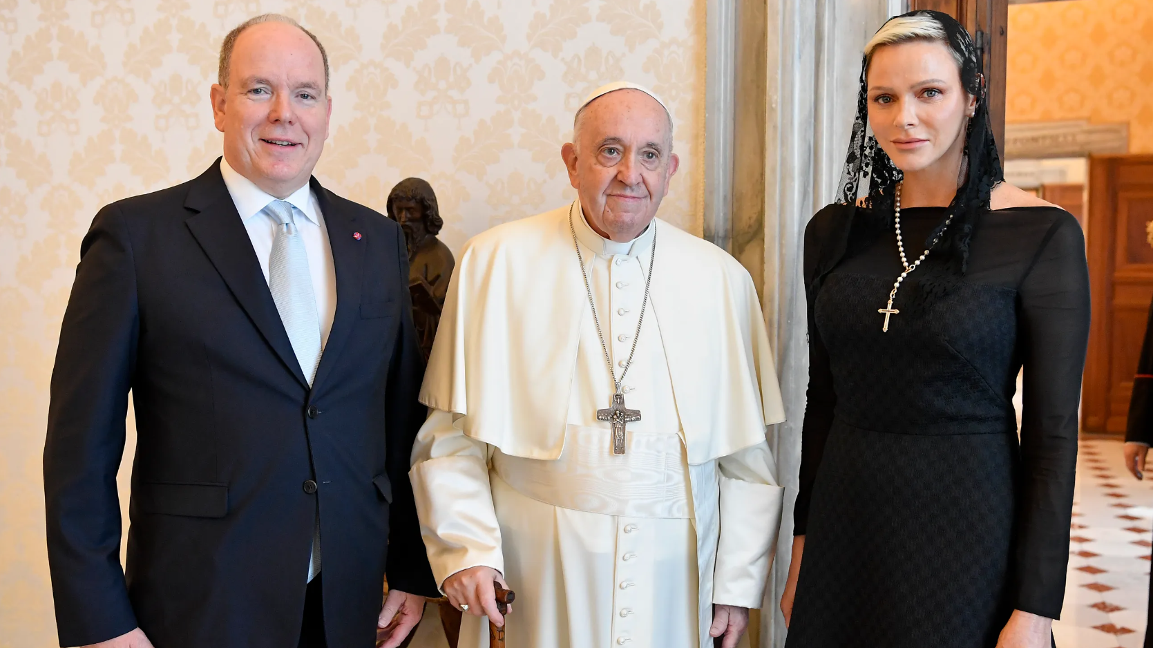 Папа встретился с князем и княгиней Монако