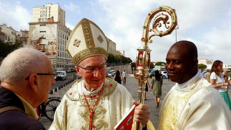 Госсекретарь Ватикана начал визит в Африку