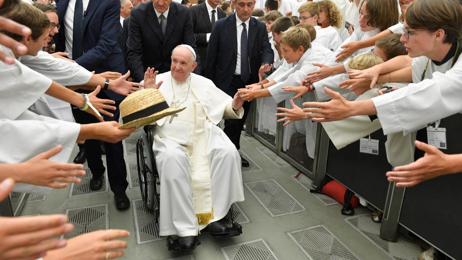 Папа – министрантам: будьте примером для сверстников (+ ФОТО)