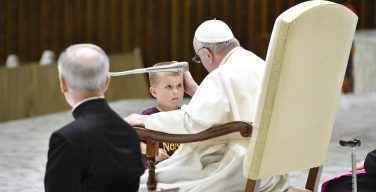 Папа на общей аудиенции: связь между стариками и детьми спасет человечество (+ ФОТО)