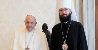 Папа Франциск встретился с митрополитом Волоколамским Антонием (+ ФОТО)