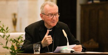 Кардинал Паролин: пацифизм Церкви — это вера в мир и работа на благо мира