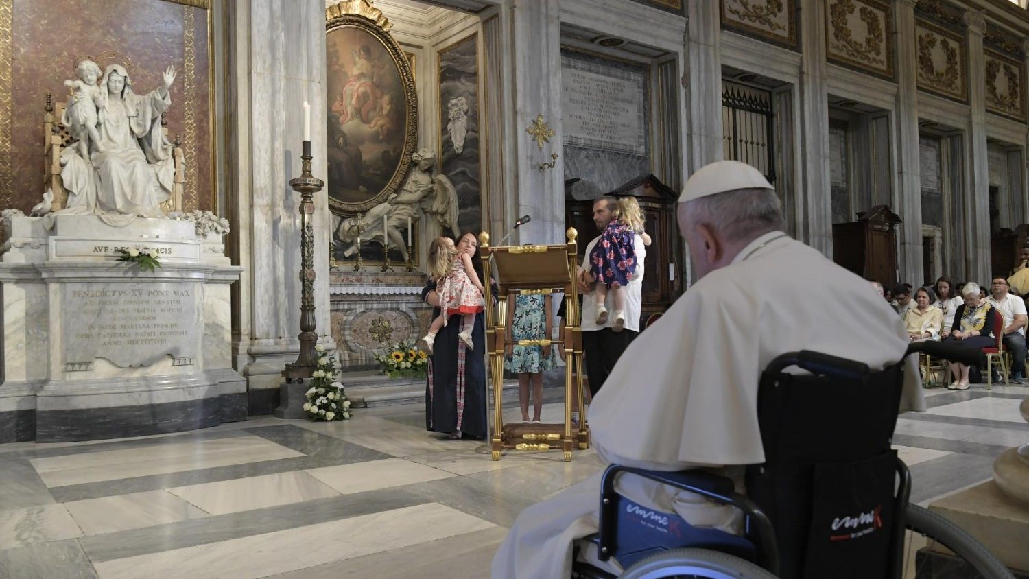 Папа призвал молиться Богородице о мире на Украине